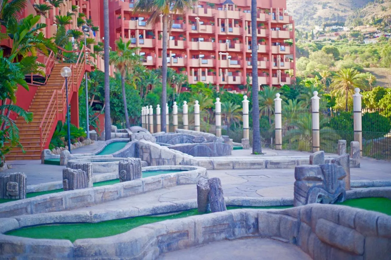 בנאלמדנה Holiday World Polynesia מלון