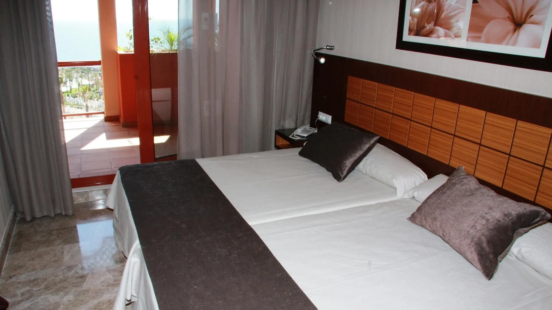 Hotel Holiday World Polynesia Benalmadena