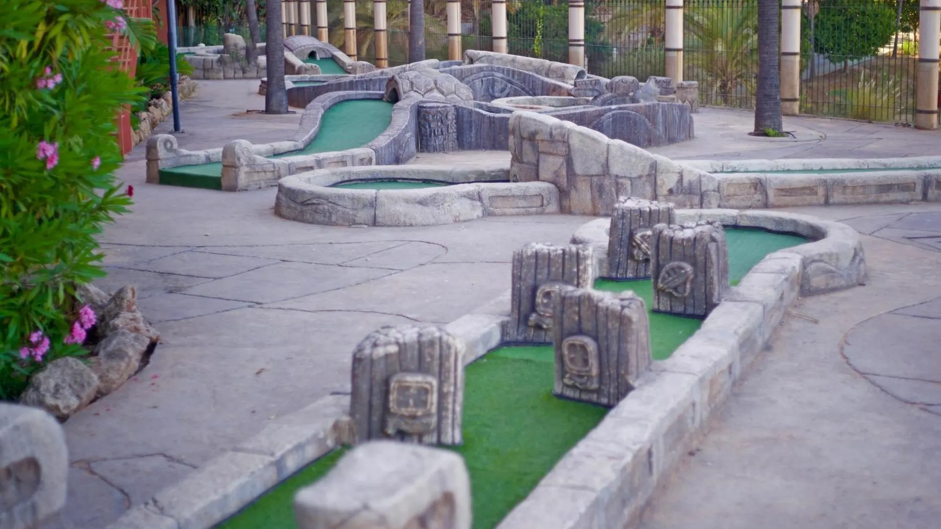 **** Hotel Holiday World Polynesia Benalmádena Španělsko